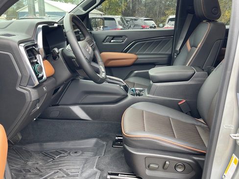 Used 2023 GMC Canyon AT4 w/ AT4 Premium Package image 13