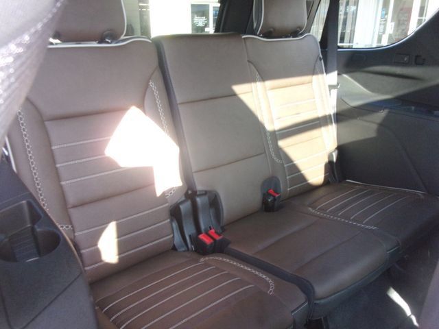 Used 2026 GMC Yukon Denali Ultimate AWD/4WD image 36