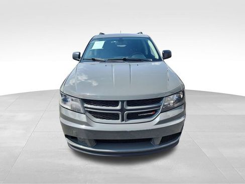 Used 2020 Dodge Journey SE w/ Blacktop Package FWD image 17