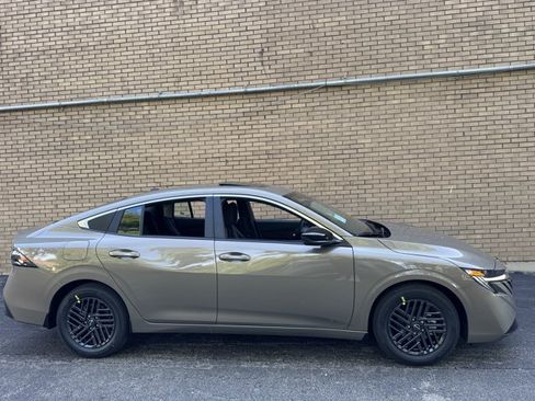 New 2026 Nissan Sentra SV w/ SV Convenience Package FWD image 13