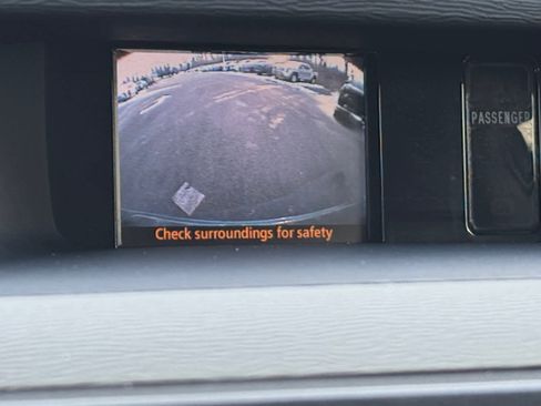 Used 2012 Toyota Sienna XLE image 23