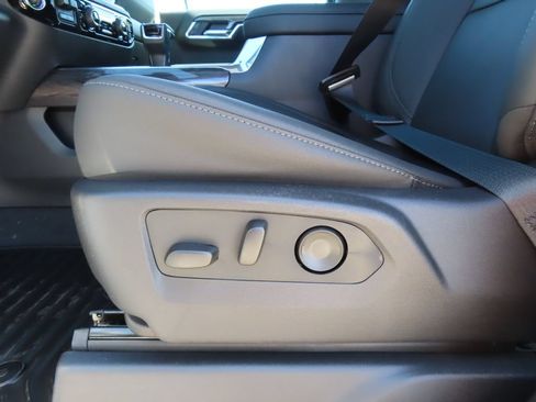 New 2026 Chevrolet Silverado 1500 LTZ w/ LTZ Premium Package AWD/4WD image 9