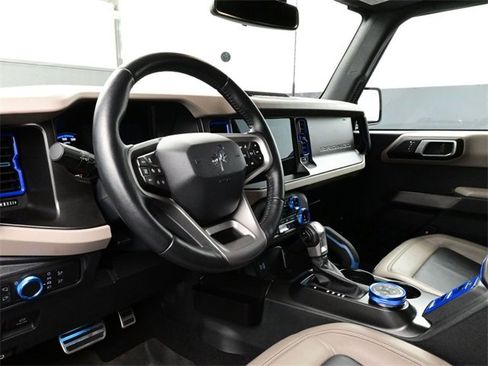 Used 2022 Ford Bronco Wildtrak image 4