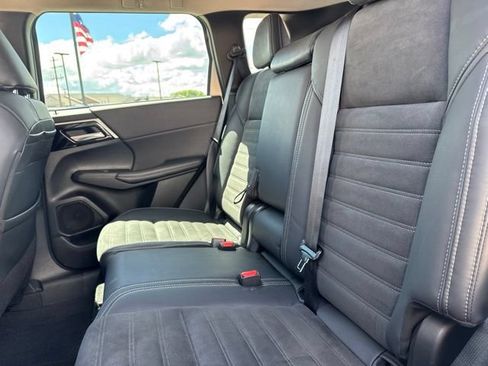 Used 2022 Mitsubishi Outlander SE AWD/4WD image 18