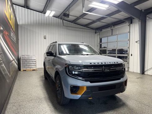 Used 2025 Ford Expedition Tremor AWD/4WD image 17