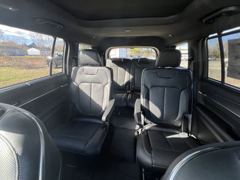 New 2025 Jeep Grand Cherokee L Overland w/ Luxury Tech Group IV AWD/4WD image 19