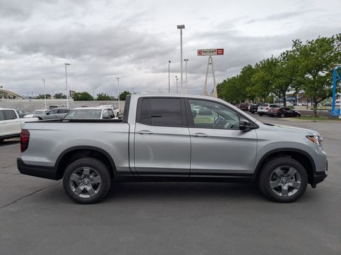 Certified 2025 Honda Ridgeline TrailSport image 2