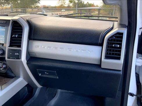 Used 2019 Ford F350 Lariat w/ Lariat Ultimate Package image 18