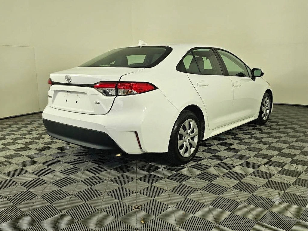 Used 2024 Toyota Corolla LE FWD image 6