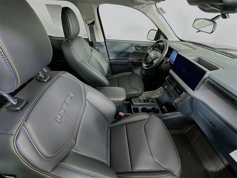New 2025 Ford Maverick Lobo image 25