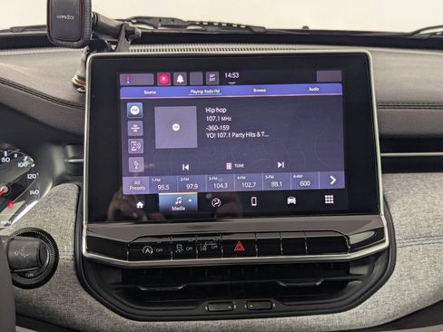 Used 2022 Jeep Compass Latitude FWD image 21