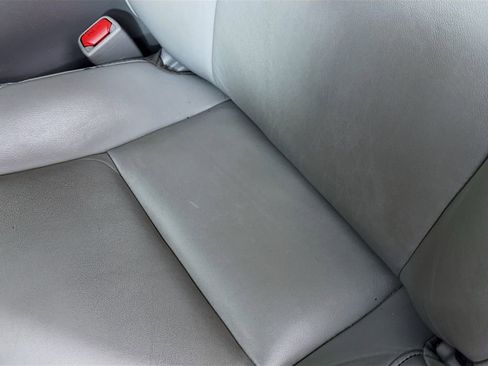 Used 2019 Toyota Highlander XLE AWD/4WD image 19