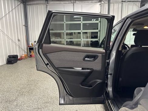 Used 2023 Nissan Rogue SV AWD/4WD image 15