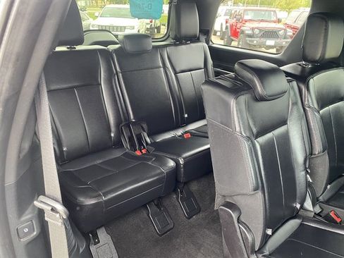 Used 2019 Ford Expedition XLT w/ Equipment Group 202A AWD/4WD image 9