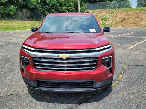 New 2025 Chevrolet Traverse LT w/ Driver Confidence Package image 4