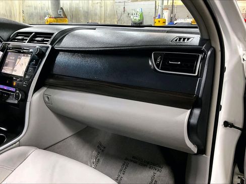 Used 2015 Toyota Camry XLE image 18