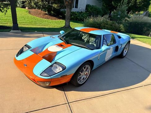 Used 2006 Ford GT RWD image 11