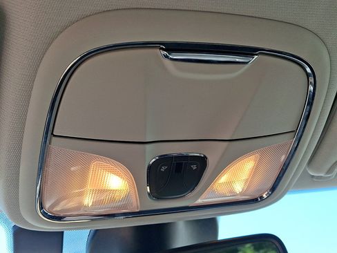 Used 2022 Jeep Cherokee Trailhawk w/ Comfort/Convenience Group AWD/4WD image 32