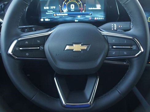 New 2026 Chevrolet Equinox LT w/ Safety and Technology Package FWD image 7