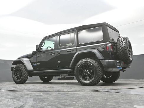 Used 2023 Jeep Wrangler Unlimited AWD/4WD image 33