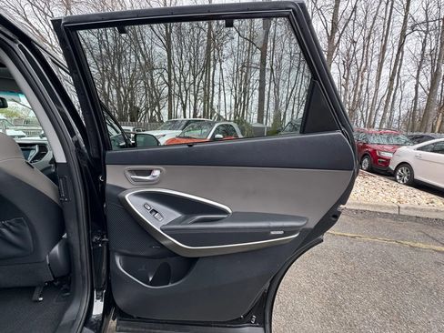 Used 2017 Hyundai Santa Fe AWD image 22