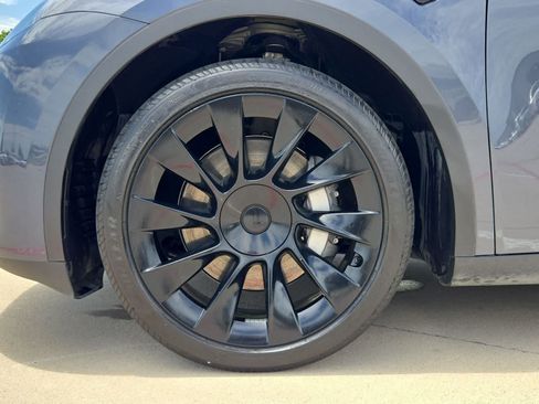 Used 2023 Tesla Model Y Long Range AWD/4WD image 12