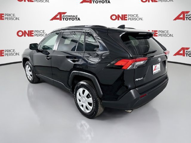 Used 2020 Toyota RAV4 LE FWD image 5