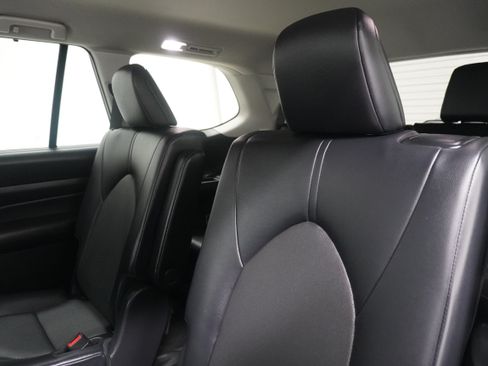 Used 2024 Toyota Grand Highlander FWD image 13