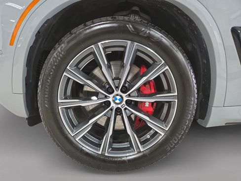 Used 2026 BMW X5 xDrive40i w/ M Sport Package AWD/4WD image 9