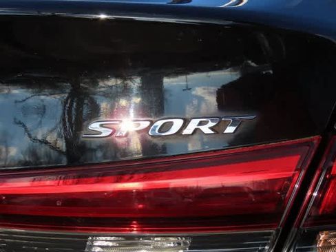 Certified 2022 Honda Civic Sport image 8