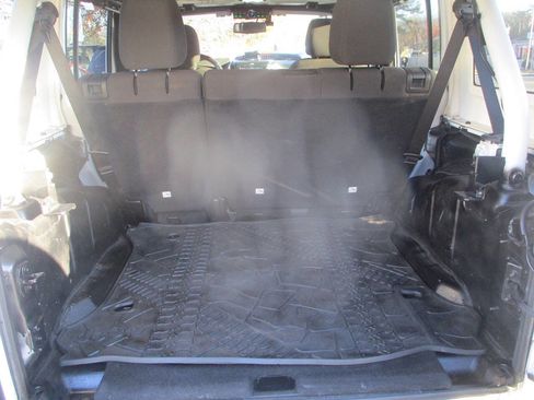 Used 2018 Jeep Wrangler Unlimited Sport S image 12