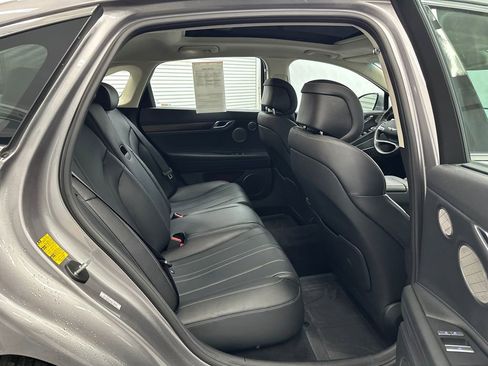Used 2022 Genesis G80 2.5T w/ Prestige Package image 17