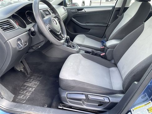 Used 2018 Volkswagen Jetta S image 9