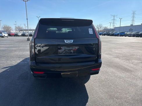 Used 2023 Cadillac Escalade Sport w/ LPO, ONYX Package image 3