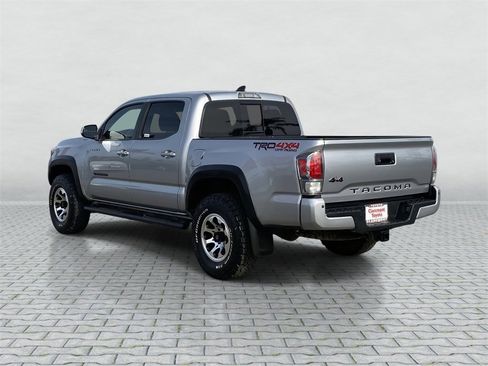 Certified 2022 Toyota Tacoma TRD Off-Road image 4