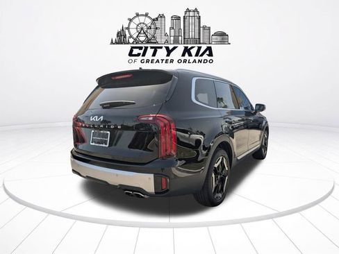 Certified 2024 Kia Telluride S w/ S Sunroof Package FWD image 5