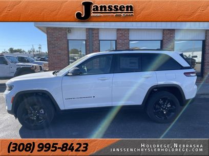 Used 2025 Jeep Grand Cherokee Altitude
