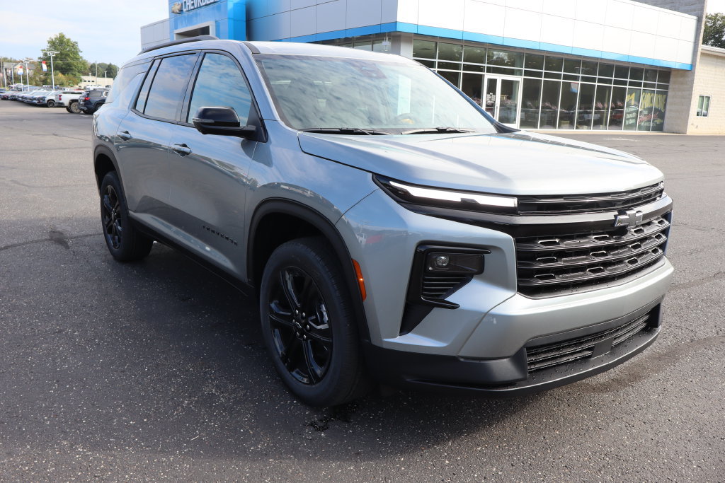 New 2027 Chevrolet Traverse LT w/ Midnight/Sport Edition AWD/4WD image 2