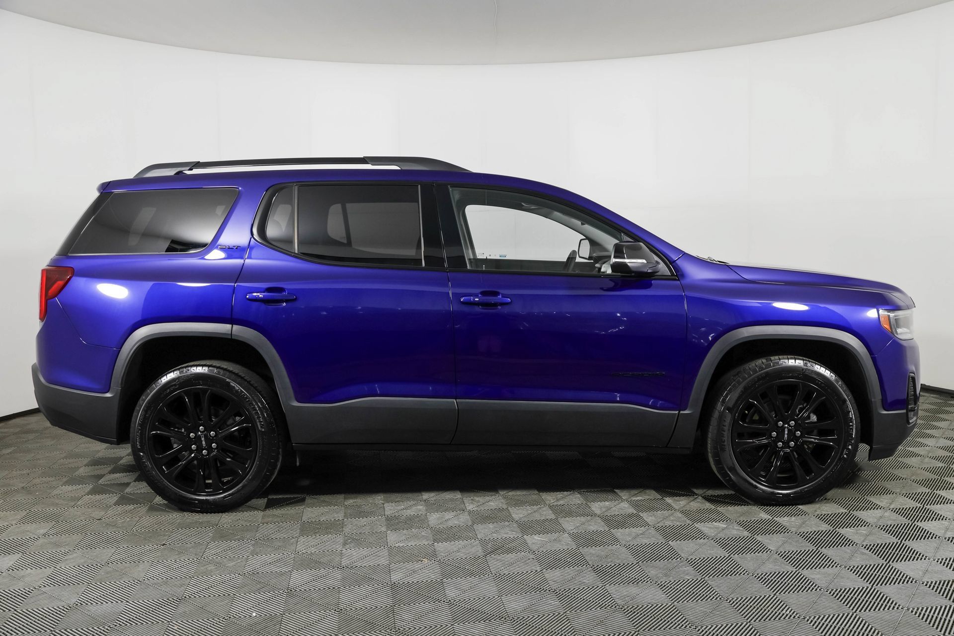 Used 2023 GMC Acadia SLT w/ Elevation Edition AWD/4WD image 18