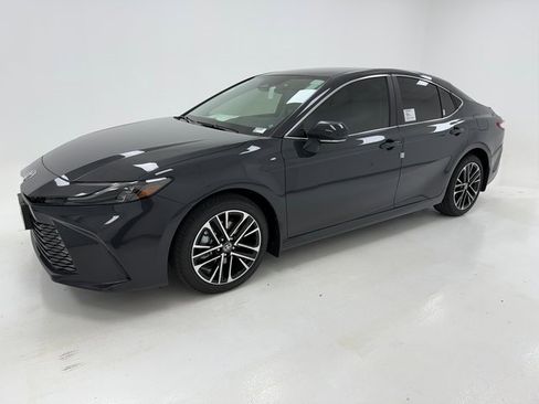 New 2026 Toyota Camry XLE image 5