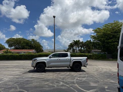 Used 2025 Toyota Tacoma SR5 image 6