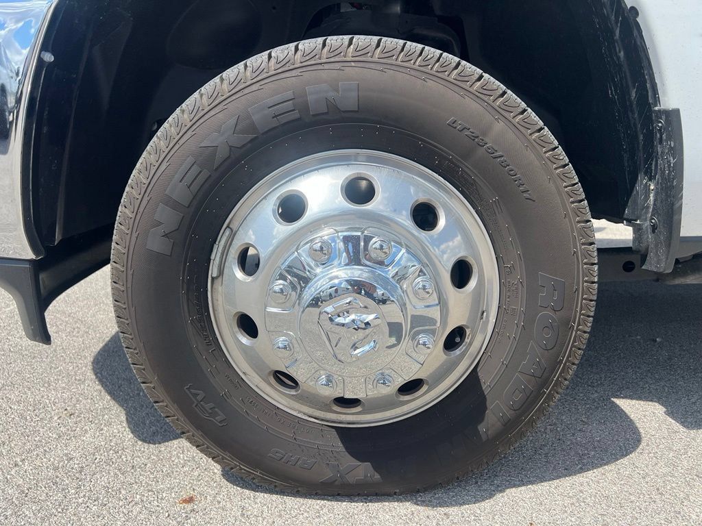 Used 2026 RAM 3500 Laramie AWD/4WD image 10