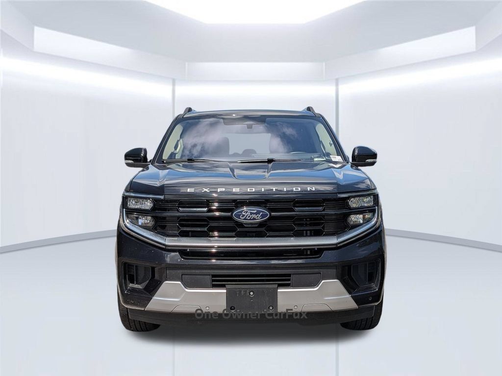 Used 2025 Ford Expedition Platinum AWD/4WD image 11