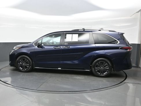 Used 2024 Toyota Sienna XSE w/ XSE Plus Package AWD/4WD image 3