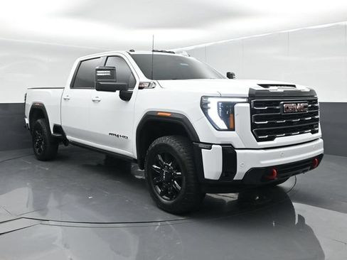 Used 2025 GMC Sierra 2500 AT4 AWD/4WD image 1