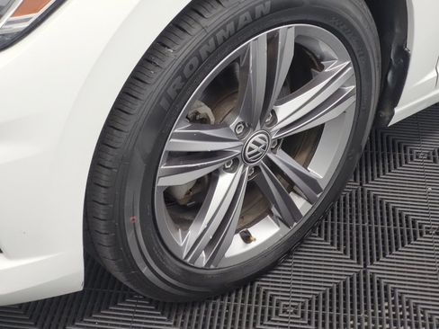 Used 2019 Volkswagen Jetta R-Line FWD image 31