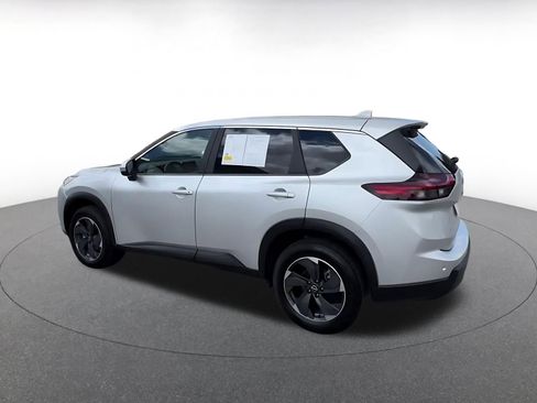 Used 2025 Nissan Rogue SV FWD image 10