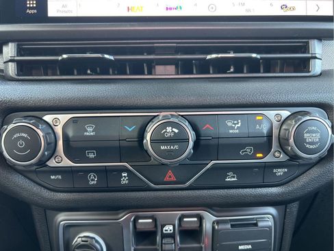 New 2026 Jeep Gladiator Sport image 29