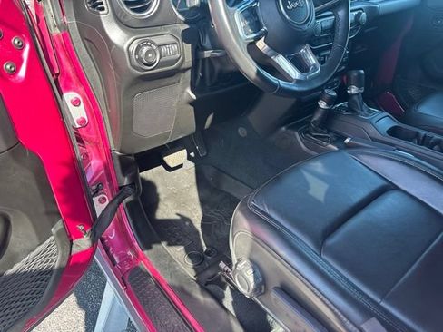 Used 2022 Jeep Wrangler Unlimited Sahara AWD/4WD image 16