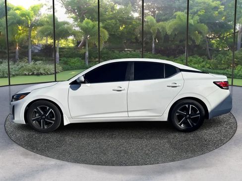 Used 2025 Nissan Sentra SV FWD image 8